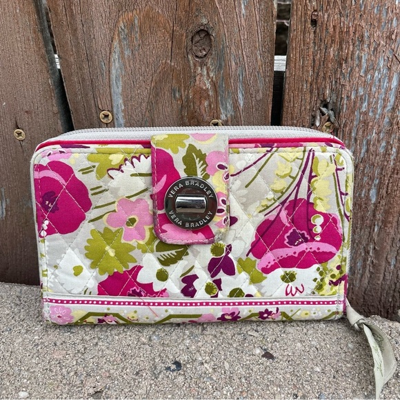VERA BRADLEY Women’s Quilted Floral Pink Green Clasp Full Zipper Wallet - Picture 1 of 13
